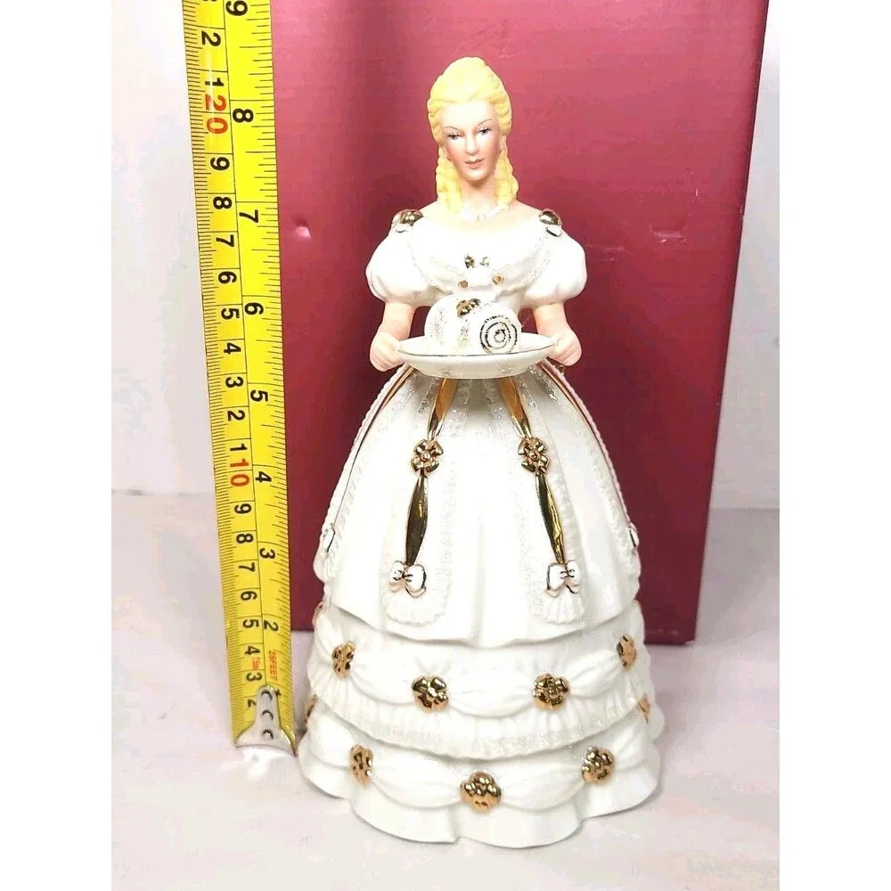 Lenox Christmas Sweet Delight 2011 Figurine 8.5